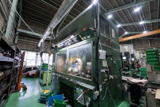 高速プレス(45ton)